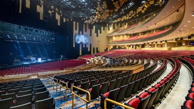 La salle de spectacle Hollywood Hard Rock Live conçue par Scéno Plus a une capacité de 6 600 places.